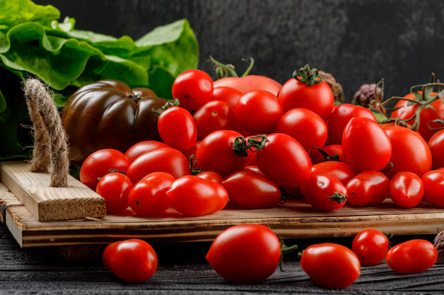 How can I get facial treatments by using tomatoes?