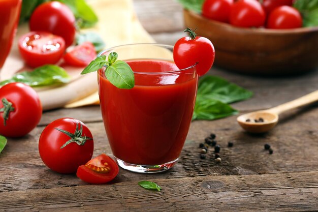 Natural beauty of tomatoes for anti-aging and face masks